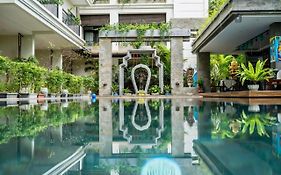 Bayon Modern Residence